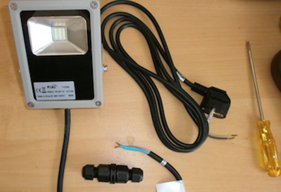 Anschlussbeispiel: IP67 Schraubklemme mit Würgenippel