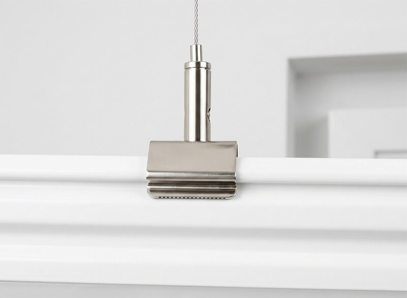 Lampe an Halterung anbringen