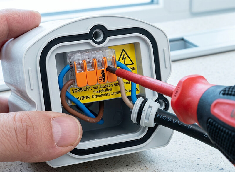 Kabel anschließen